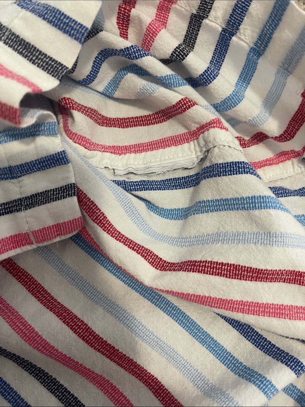 GAP Short-Sleeve Button-Down Shirt in White with Red & Blue Stripes - Picture 4 of 5